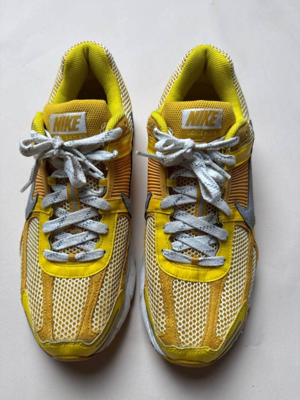Nike Zoom Vomero 5 FJ4453-765 Men's US 11.5 EU 45.5 Yellow Used Running